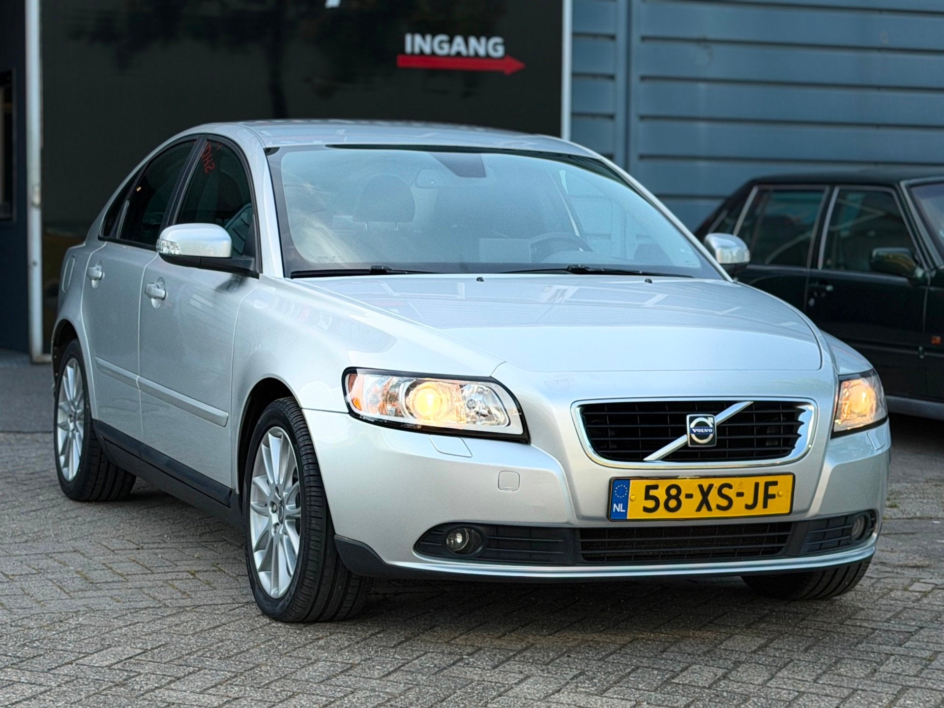 Volvo S40 1.8 Edition II LEDER/CRUISE/AIRCO/NAVI/ISOFIX | NE, Auto's, Volvo, 125 pk, Gebruikt, Zwart, 4 cilinders