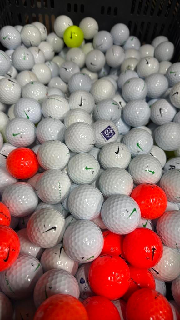 Nike pd soft golfballen 50 stuks AAAA kwaliteit mega deal, Ophalen of Verzenden, Zo goed als nieuw, Bal(len)