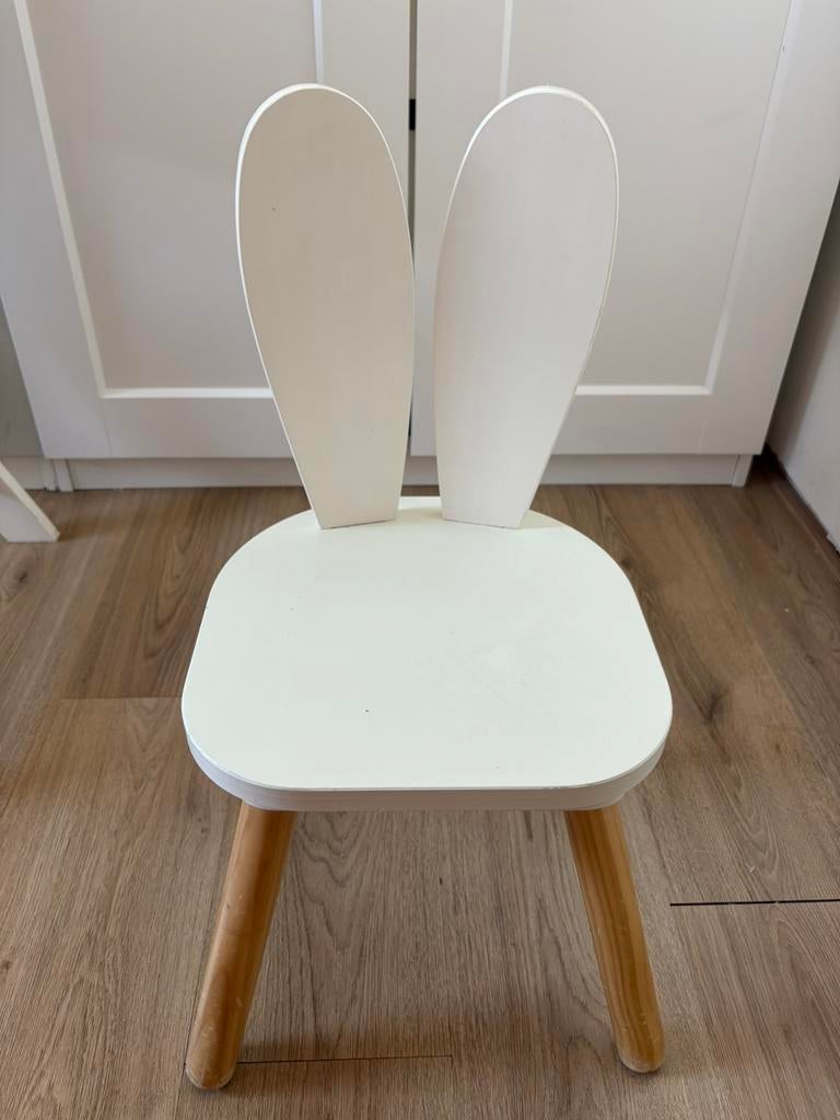 Petit Amélie konijnenstoel / kinderstoeltje, Kinderen en Baby's, Kinderkamer | Tafels en Stoelen, Ophalen, Zo goed als nieuw, Stoel(en)