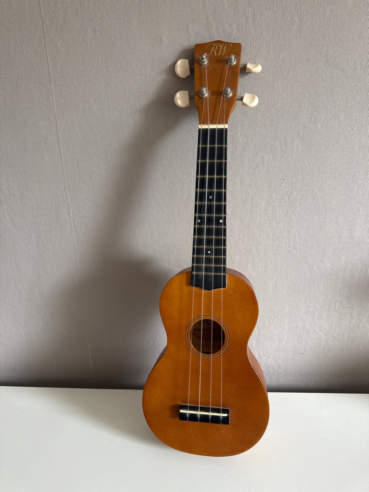 Richwood Ukelele UK-160 met gebruikssporen, Ophalen, Gebruikt, Ukelele