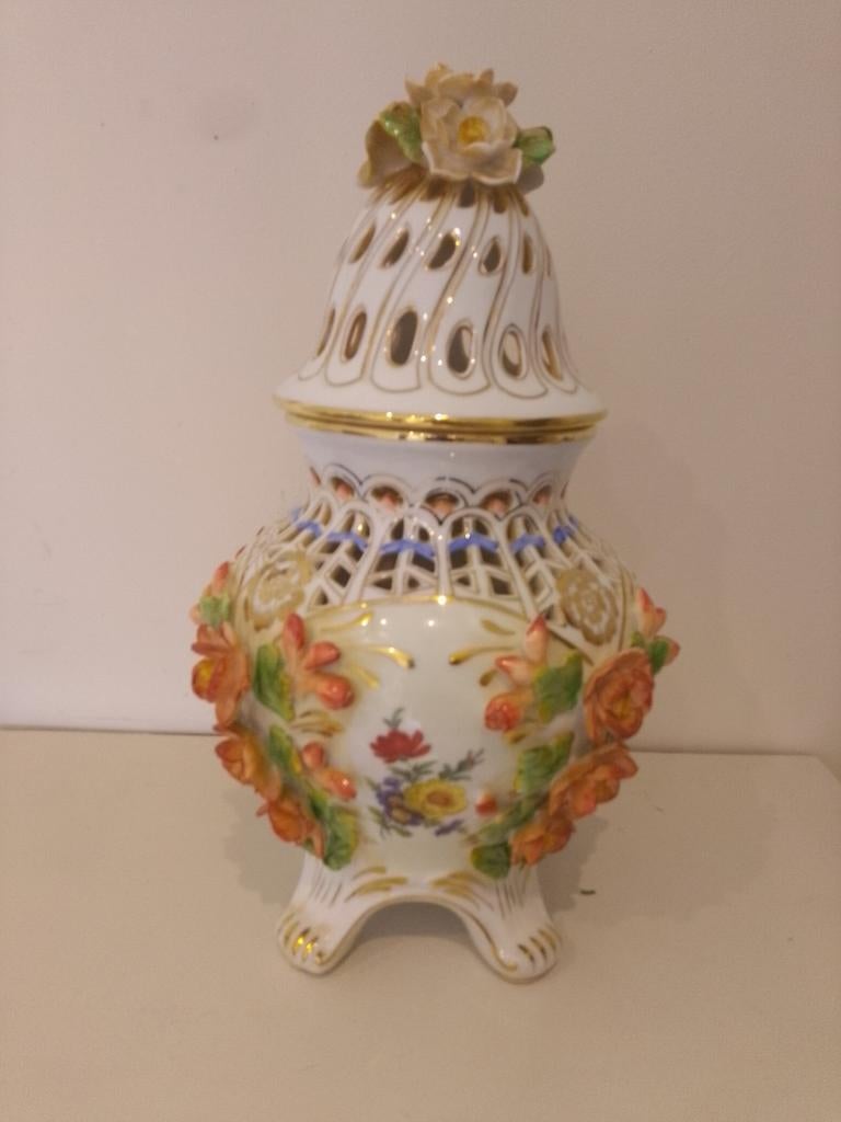 Capodimonte Rococo Porseleinen Potpourri Urn, Ophalen of Verzenden