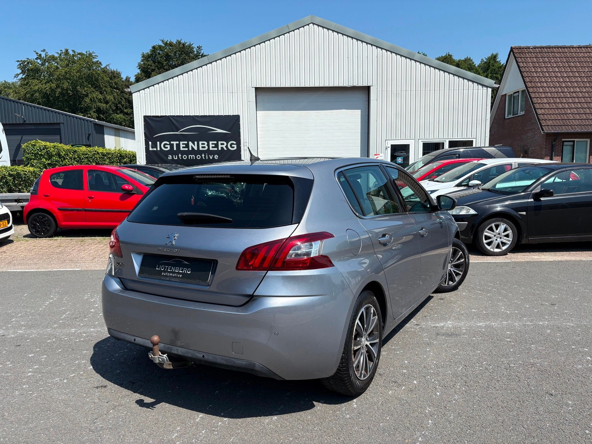 Peugeot 308 1.6 THP Première Cruise|Pano|Trekhaak|Rijklaar, 125 pk, Gebruikt, Zwart, 4 cilinders