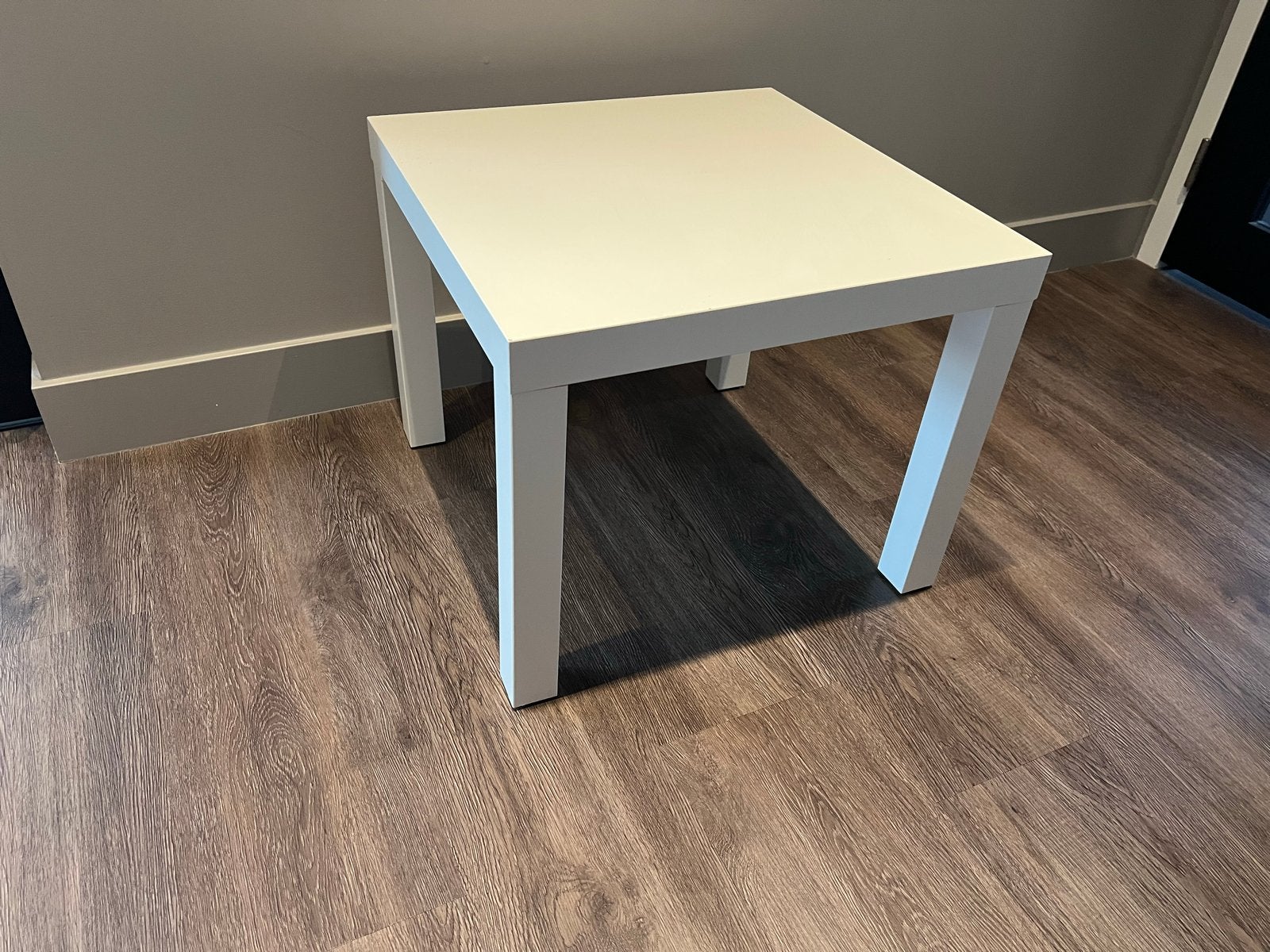 Ikea Lack tafeltjes - wit en vintage bruin, Huis en Inrichting, Tafels | Bijzettafels, Ophalen, Minder dan 45 cm, Minder dan 55 cm