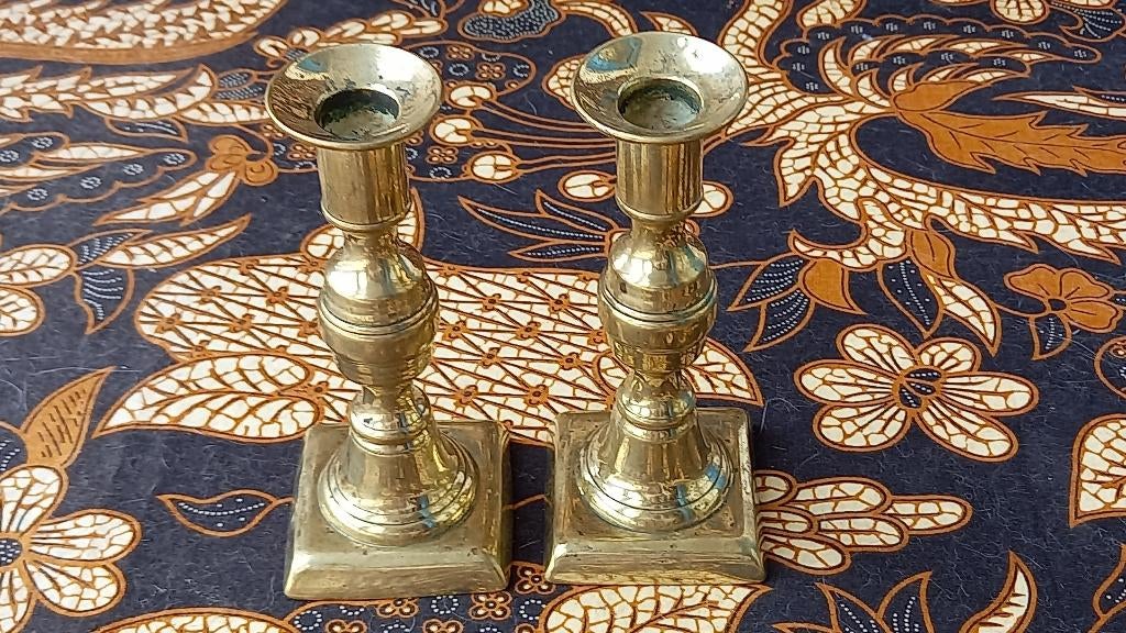 Mooi stel antieke Engelse kandelaars van koper 15 cm. 1860., Antiek en Kunst, Antiek | Kandelaars, Ophalen of Verzenden, Koper of Brons