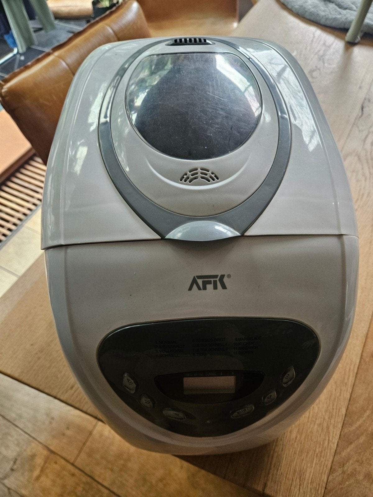 AFK Broodbakmachine BM-2 - Zo goed als nieuw, 800 tot 1200 gram deeg, Zo goed als nieuw, Kijkvenster, Ophalen