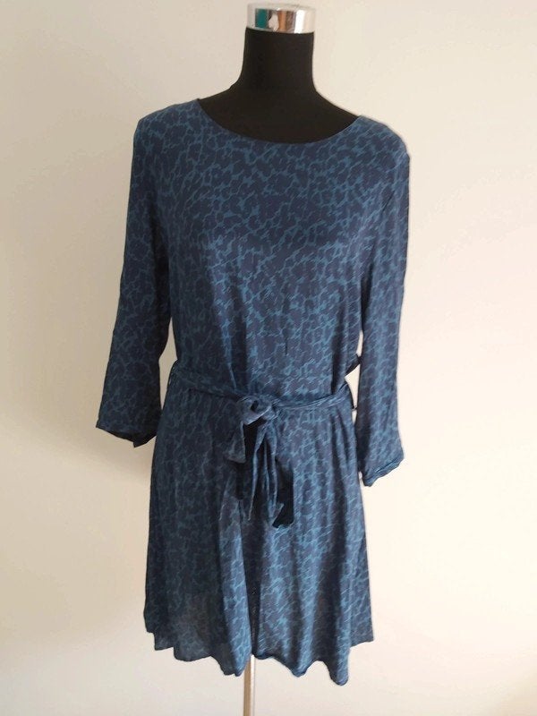 J269 - Blauwe Fabienne Chapot jurk maat XL (1), Blauw, Maat 46/48 (XL) of groter, Ophalen of Verzenden, Zo goed als nieuw