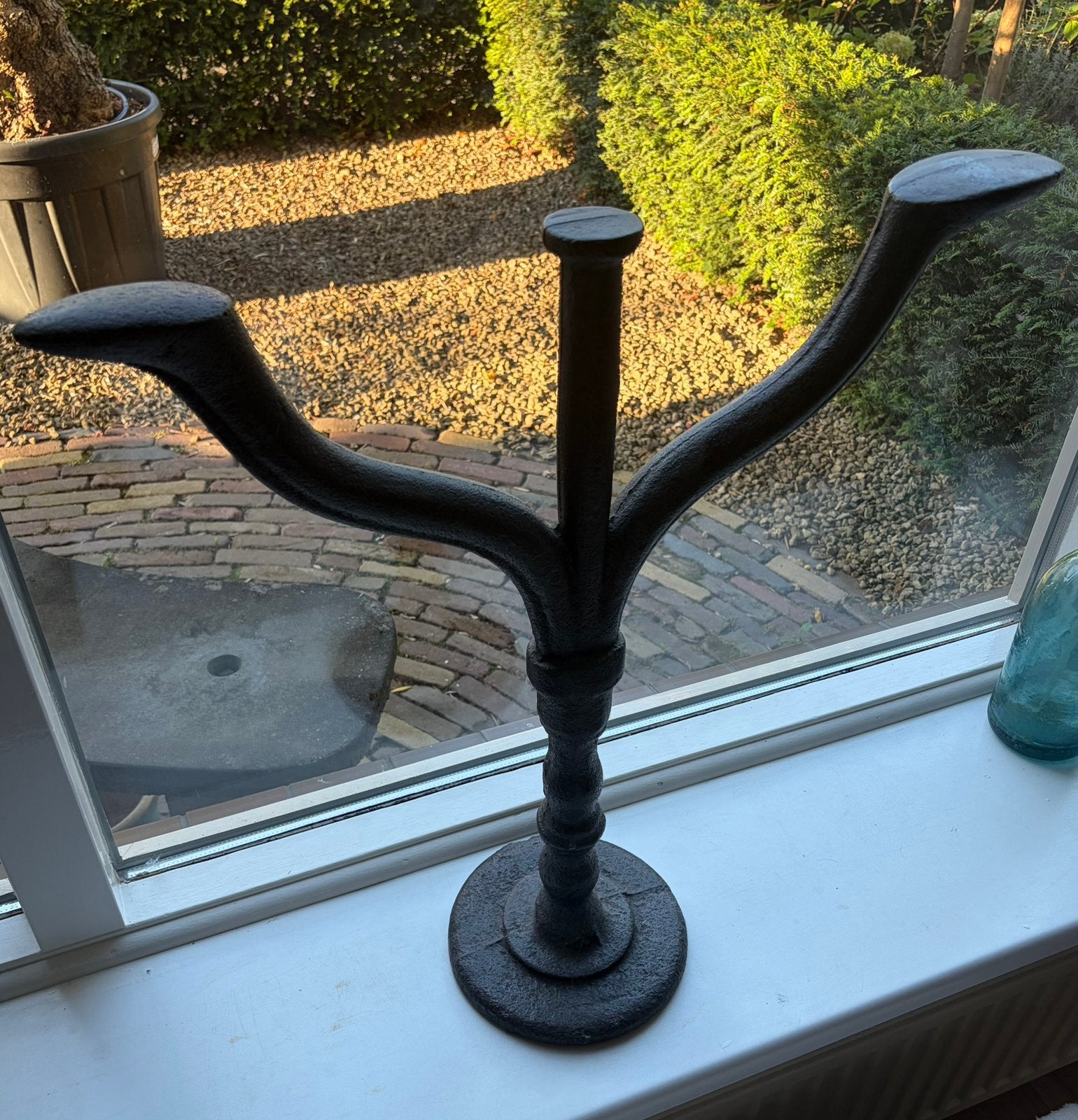 Aambeeld schoenenleest, Ophalen