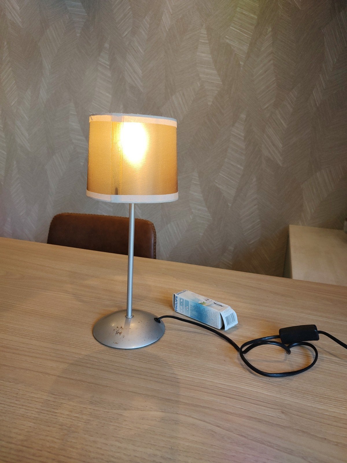 Simpel tafellamp, incl lampje van Philips, Ophalen of Verzenden, Gebruikt, Minder dan 50 cm