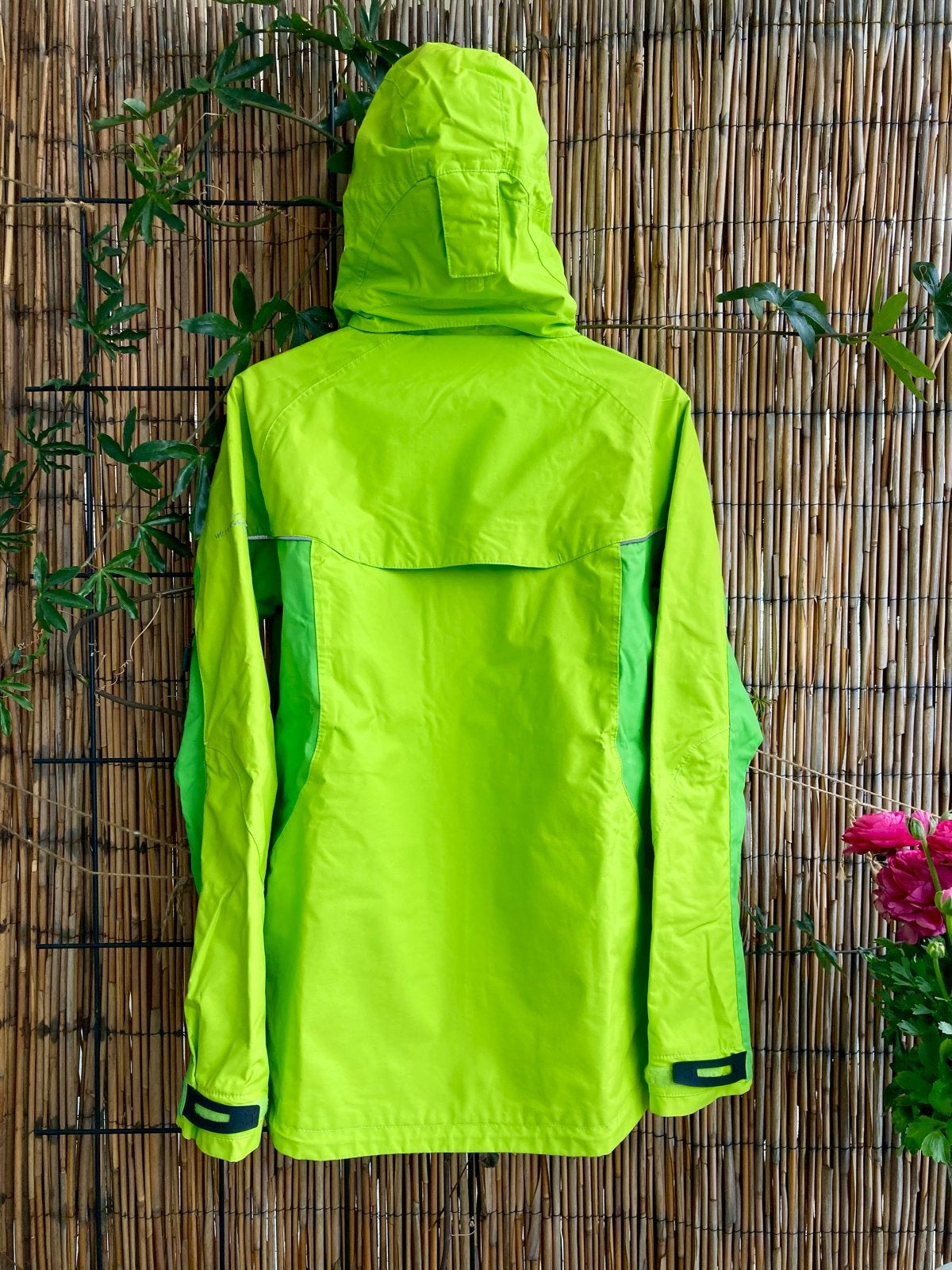 Wildebeast Groene Jas - Outdoor/Sportief, Ophalen, Zo goed als nieuw, Maat 38/40 (M), Groen