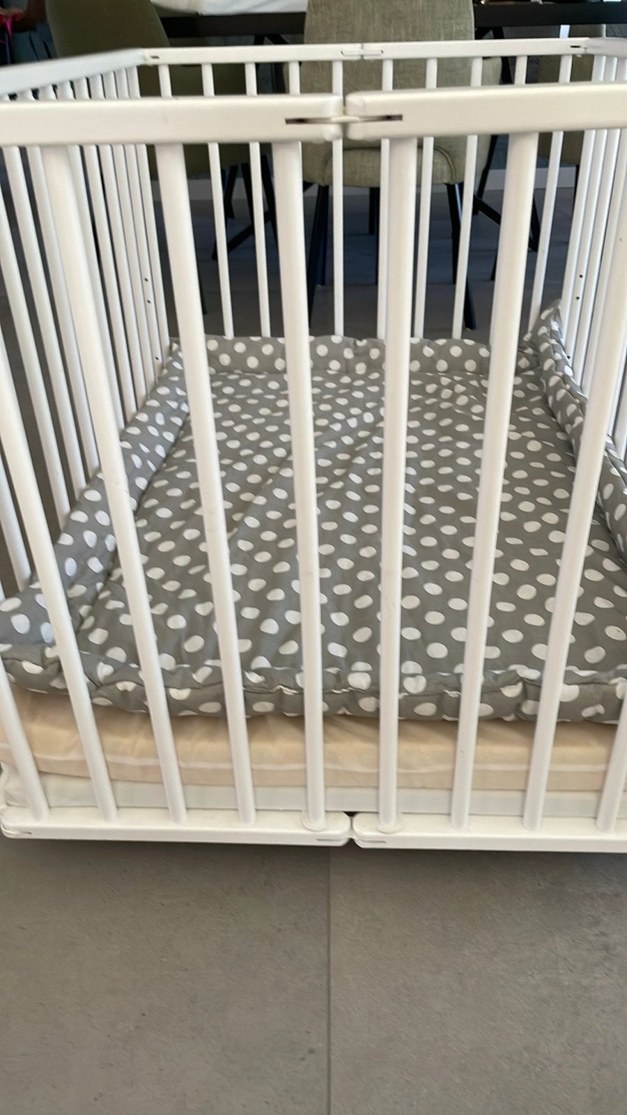 Te koop mooie inklapbare box op wieltjes, Kinderen en Baby's, Boxen, Ophalen, Zo goed als nieuw, Rechthoekig, In hoogte verstelbaar