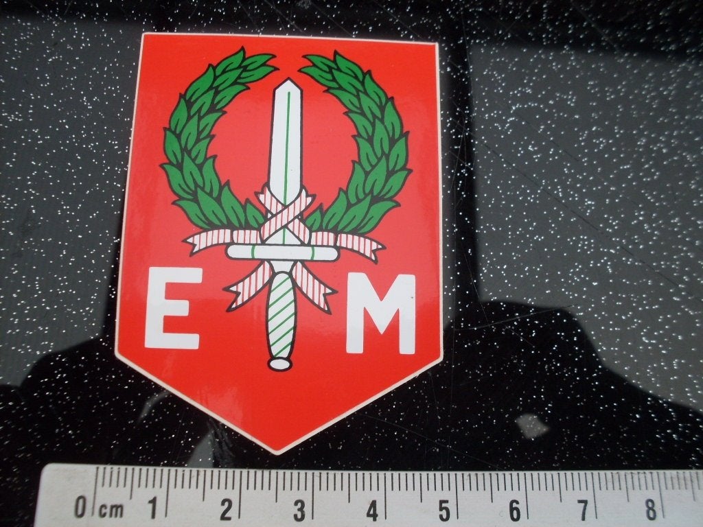 2x sticker 1ste divisie 7 december logo EM embleem wapen, Verzamelen, Verzenden, Zo goed als nieuw, Bedrijf of Vereniging