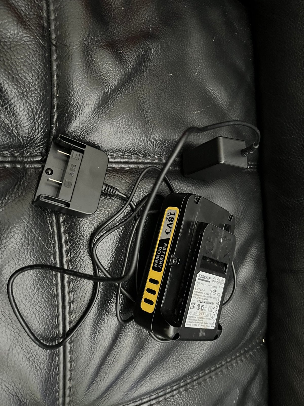 Karcher 18 volt batterij en oplader, Computers en Software, Accu's en Batterijen, Zo goed als nieuw, Ophalen of Verzenden