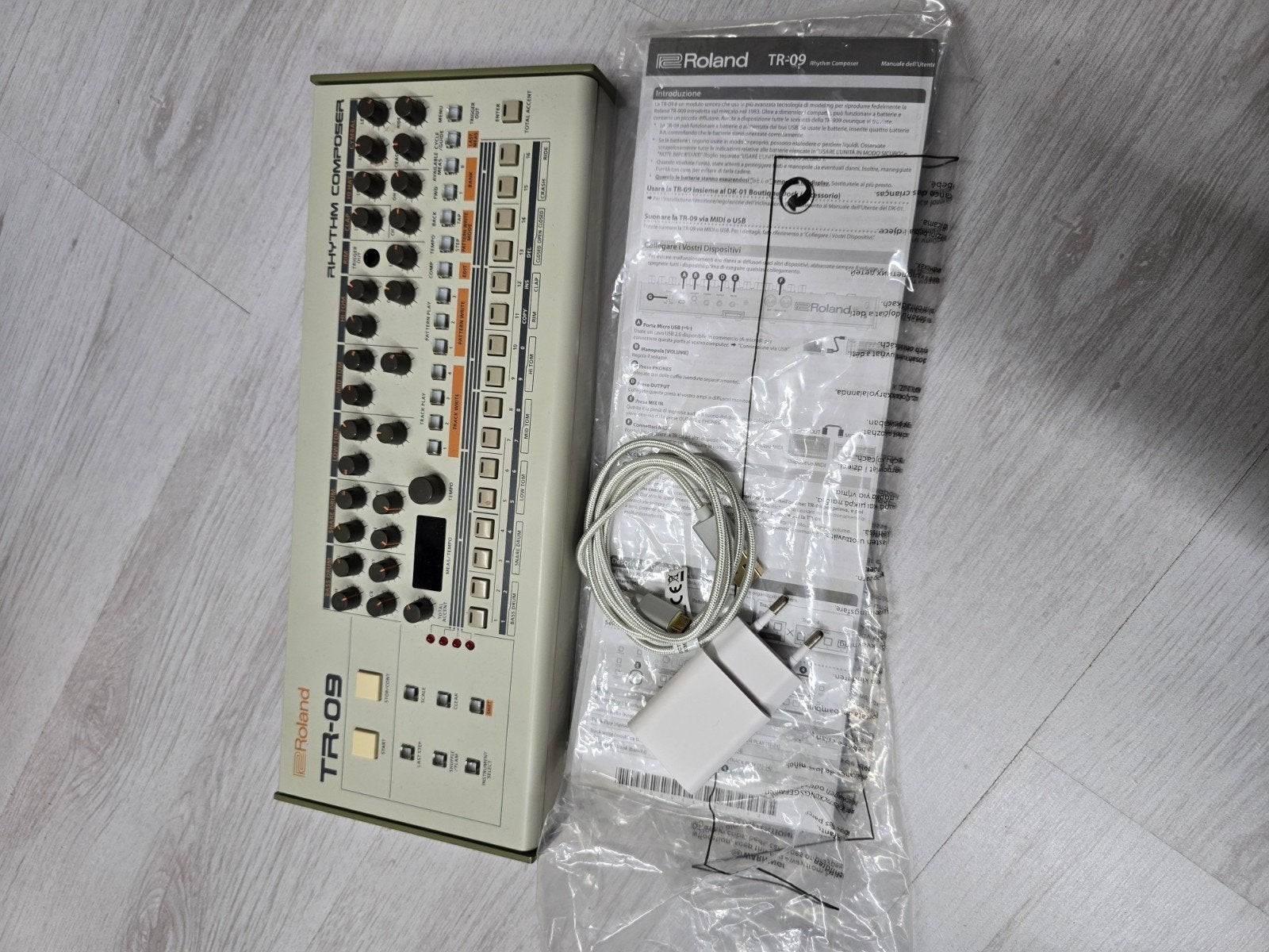 Roland TR-09 Rhythm Composer (Boutique TR-909) – In Goede St, Ophalen of Verzenden, Roland
