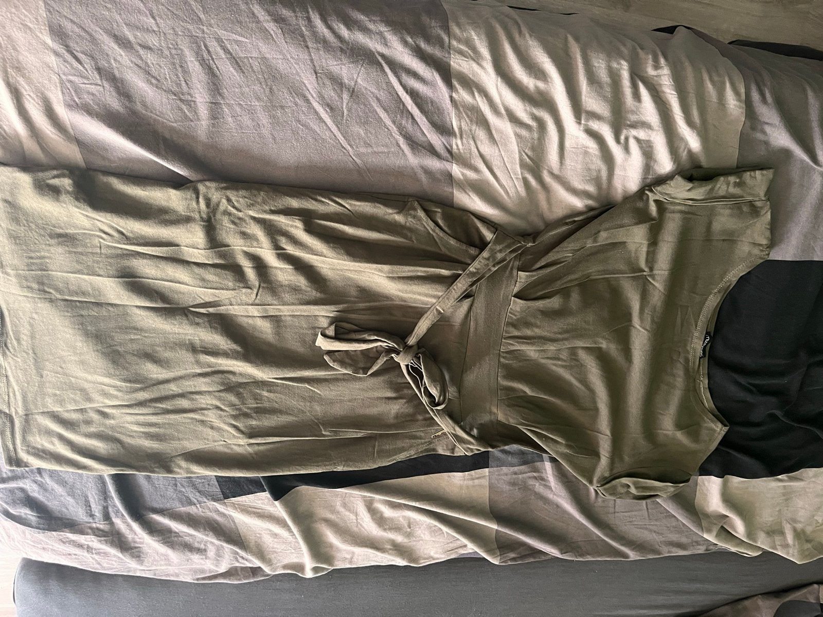 Musthaves jurkje groen met strikceintuur, Maat 38/40 (M), Ophalen of Verzenden, Zo goed als nieuw, Onder de knie