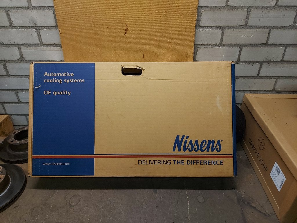 RADIATEUR AUDI A4 B6 2001, Ophalen of Verzenden, Nieuw, Audi