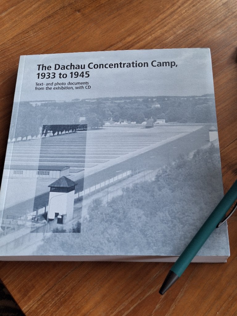 The Dachau Concentration Camp, 1933 to 1945 met CD, Tweede Wereldoorlog, Diverse auteurs, Ophalen of Verzenden, Zo goed als nieuw