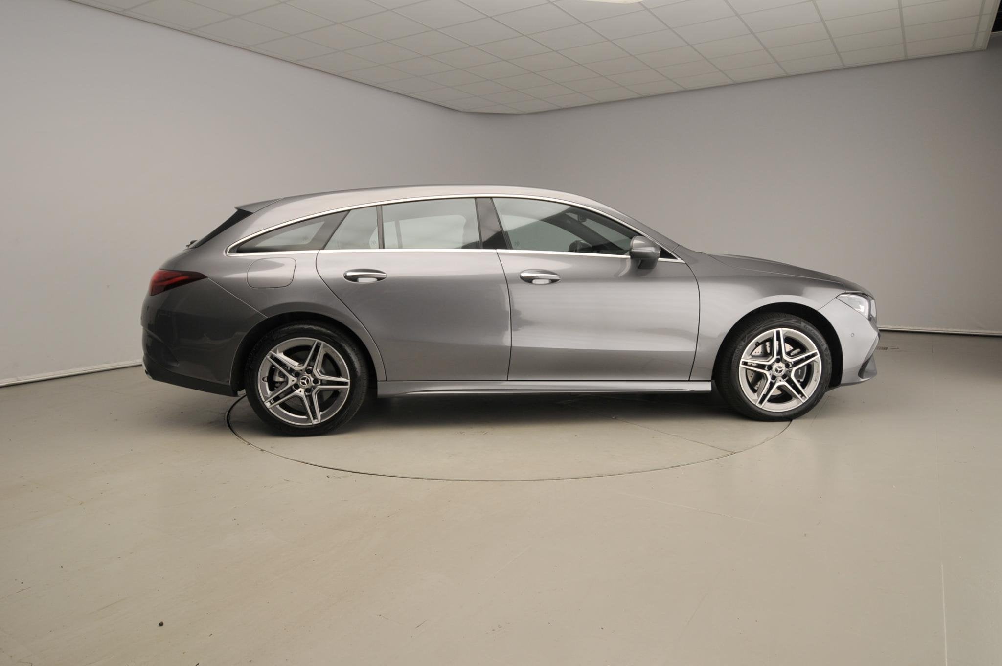 Mercedes-Benz CLA-klasse Shooting Brake 250 e AMG Line | Tre, Auto's, CLA, Gebruikt, 4 cilinders, Hybride Elektrisch/Benzine