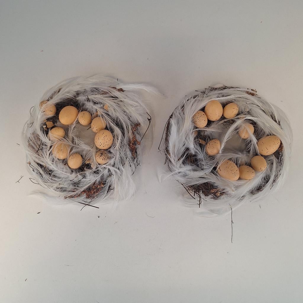 2x Voorjaarskrans met takjes, (kunst-)eieren en veren, Ophalen of Verzenden, Zo goed als nieuw