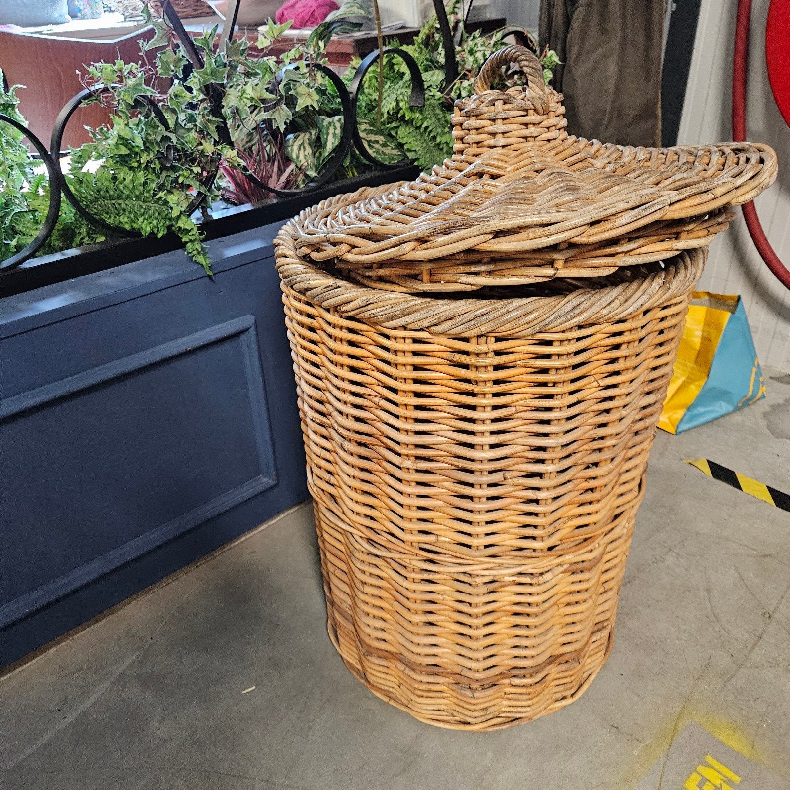 Grote rieten wasmand met deksel, Huis en Inrichting, Ophalen, Gebruikt, 40 liter of meer, Riet