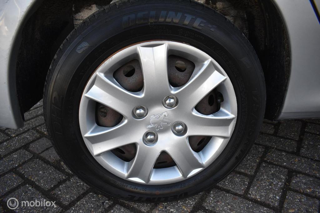 Peugeot 206 + 1.1 XR 2011 5DRS, Airco|Elekt,pakket, Voorwielaandrijving, Stof, 4 cilinders, 60 pk
