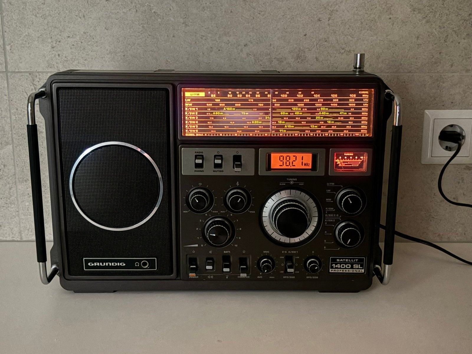 Grundig 1400 Satellit, Audio, Tv en Foto, Radio's, Ophalen of Verzenden, Gebruikt, Wereldontvanger