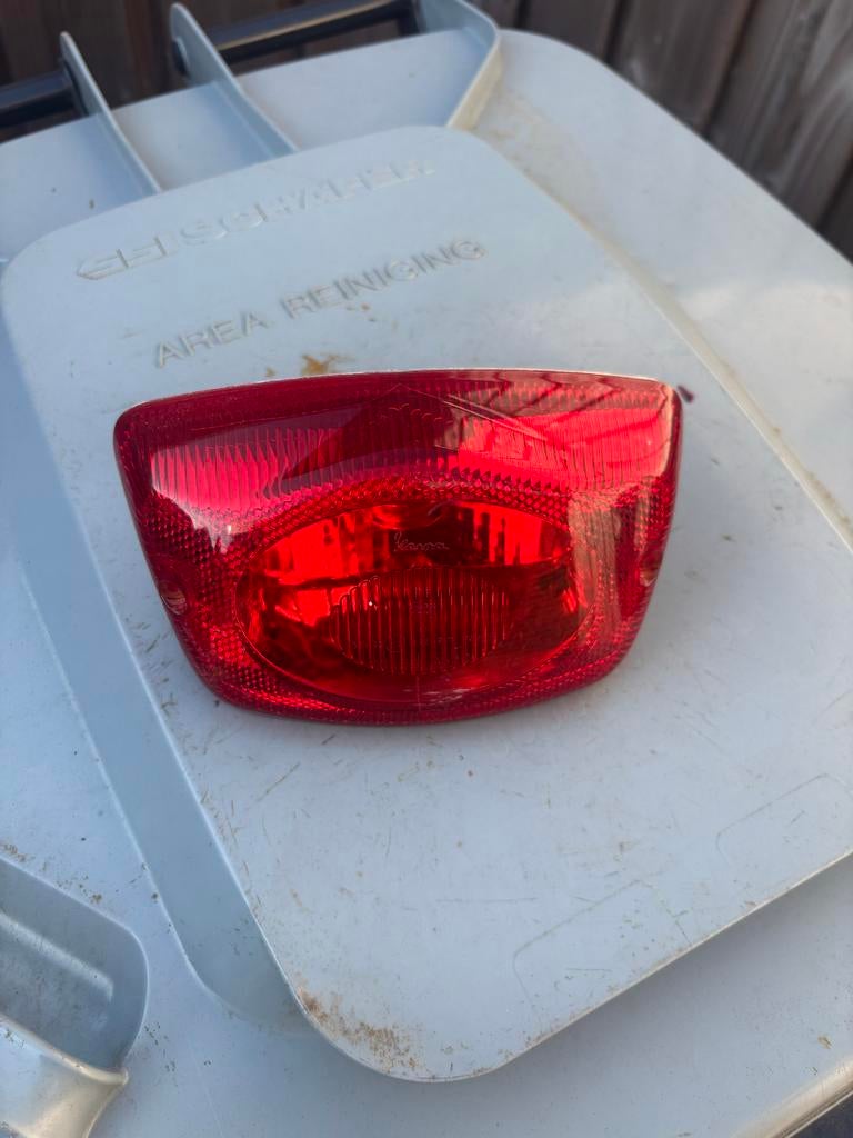 Origineel Vespa LX50 achterlicht, Ophalen of Verzenden, Gebruikt, Overige typen, Vespa