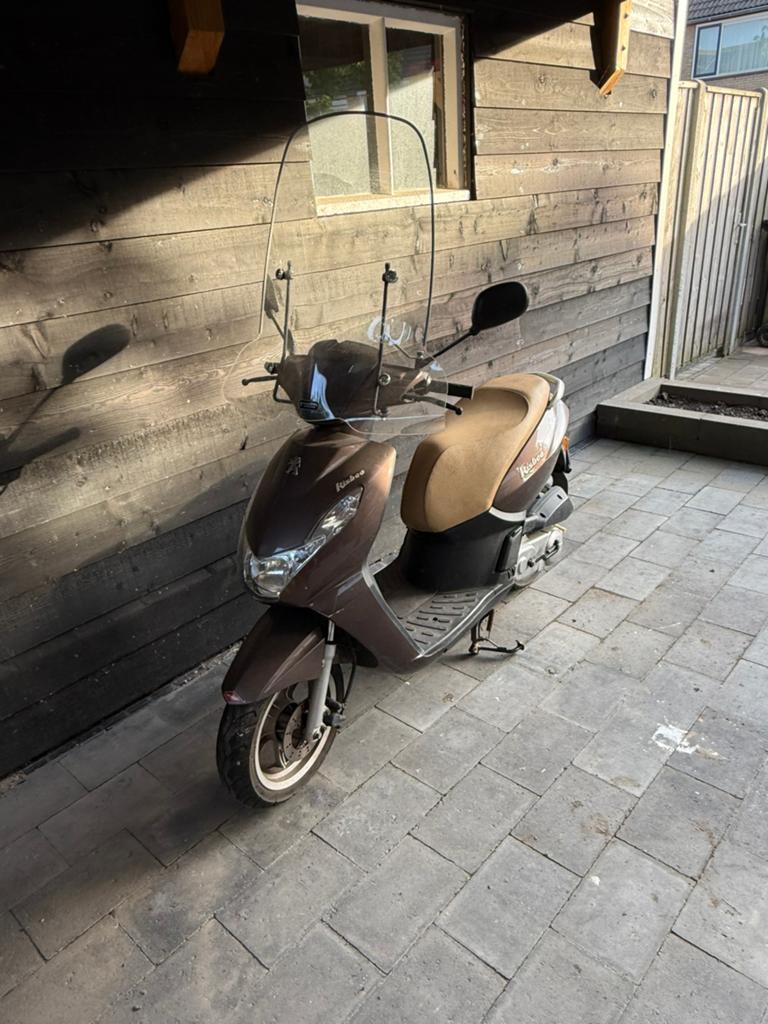 Peugeot kisbee, Ophalen of Verzenden, Zo goed als nieuw, Benzine, Peugeot