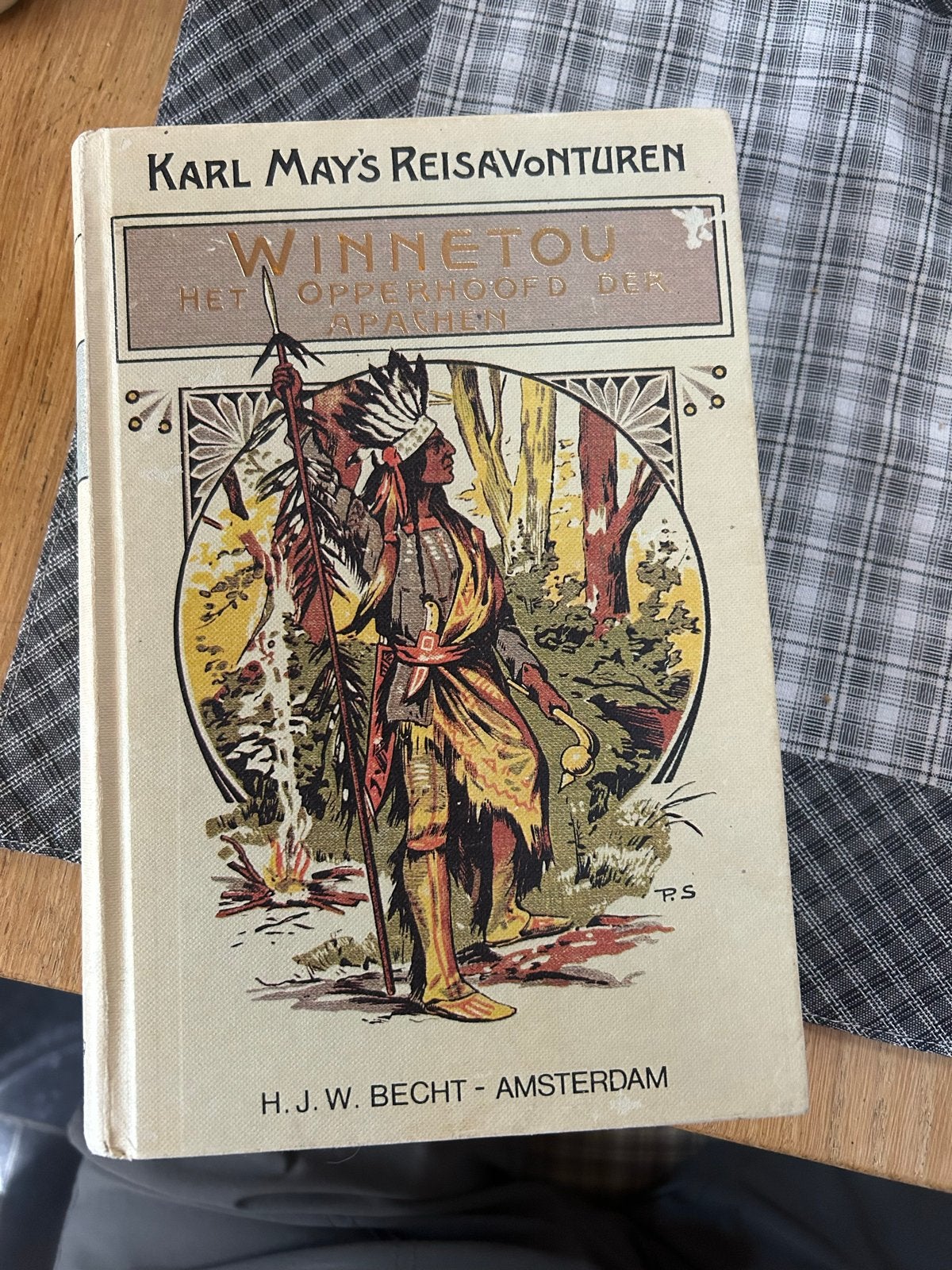 Karl May's Reisavonturen - Winnetou Het Opperhoofd der Apach, Ophalen of Verzenden, Gelezen