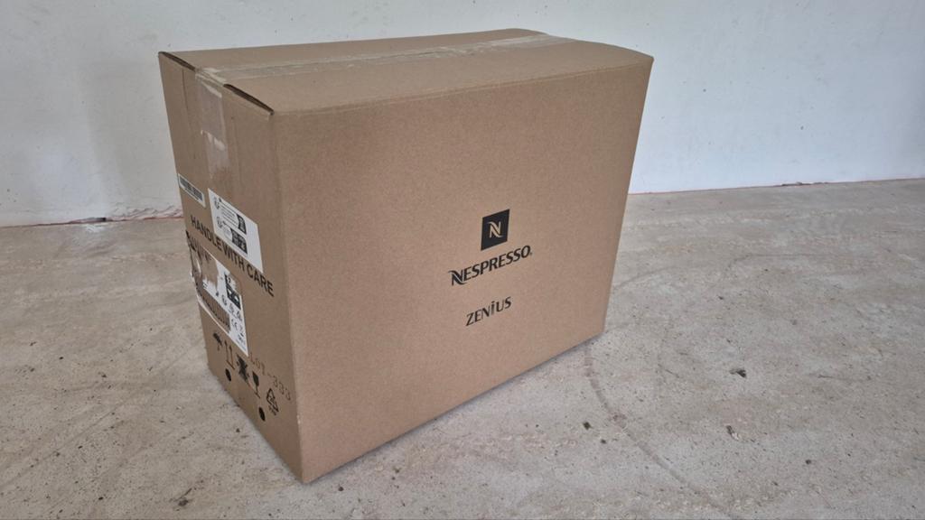 Nieuwe Nespresso Zenius Koffiemachine- Nog in verpakking, Ophalen, Nieuw, Koffiemachine, Koffiepads en cups