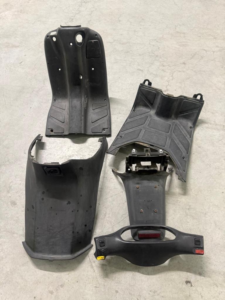 Gilera Typhoon binnenkappenset - Gebruikt, Ophalen of Verzenden, Gebruikt, Kap, Overige merken
