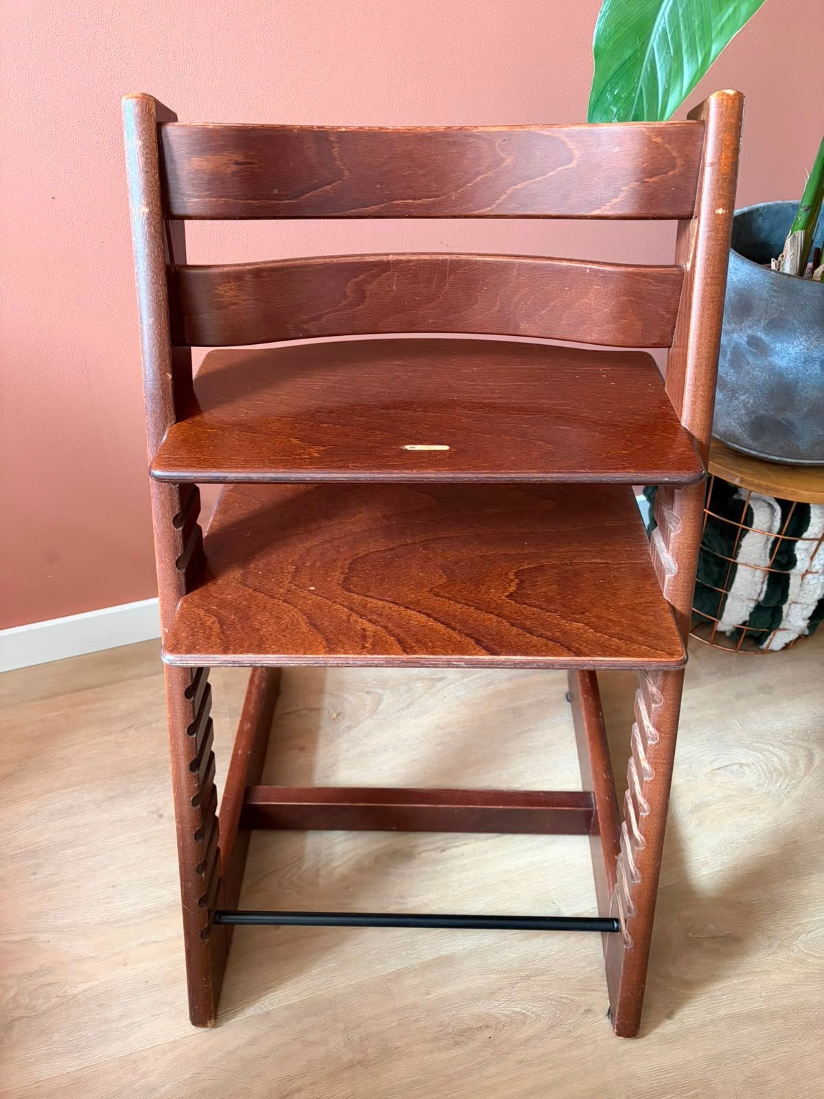 Stokke Tripp Trapp Walnoot bruin walnut brown kinderstoel, Kinderen en Baby's, Kinderstoelen, Ophalen, Meegroeistoel, Stoelverkleiner