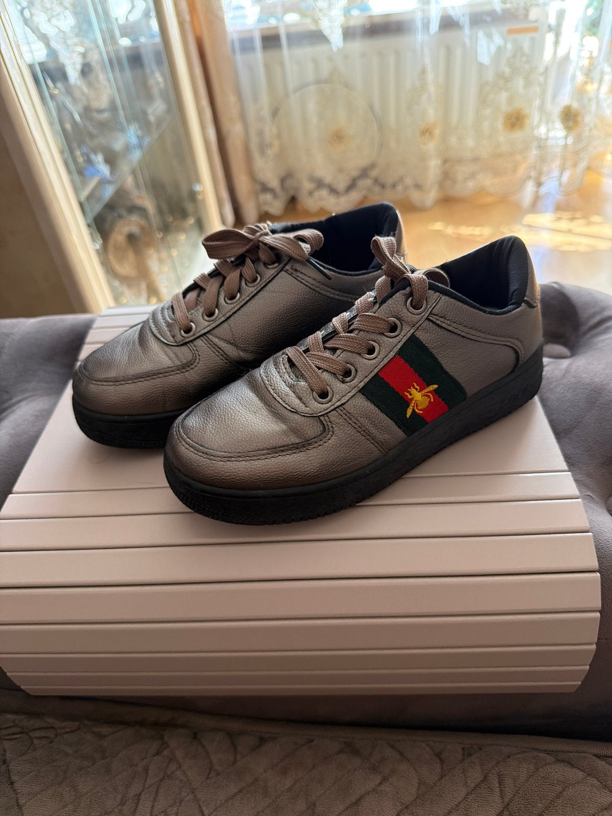 Gucci Ace Sneakers met Bij Detail - Maat 36/37, Ophalen of Verzenden, Zo goed als nieuw