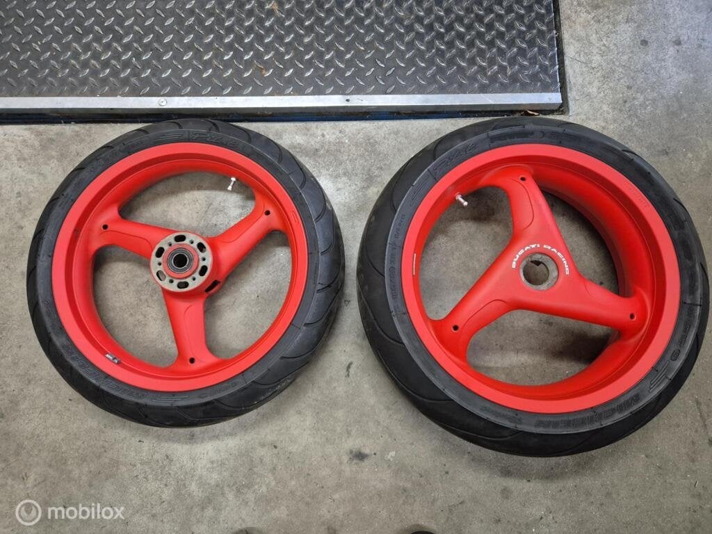 Achterwiel voorwiel wielen velgen ducati racing 748 916 996, Gebruikt, Factorystore.service@ducati.com, Ophalen of Verzenden, Via Antonio Cavalieri Ducati, 74/5, 74/6, 40132 Bologna BO