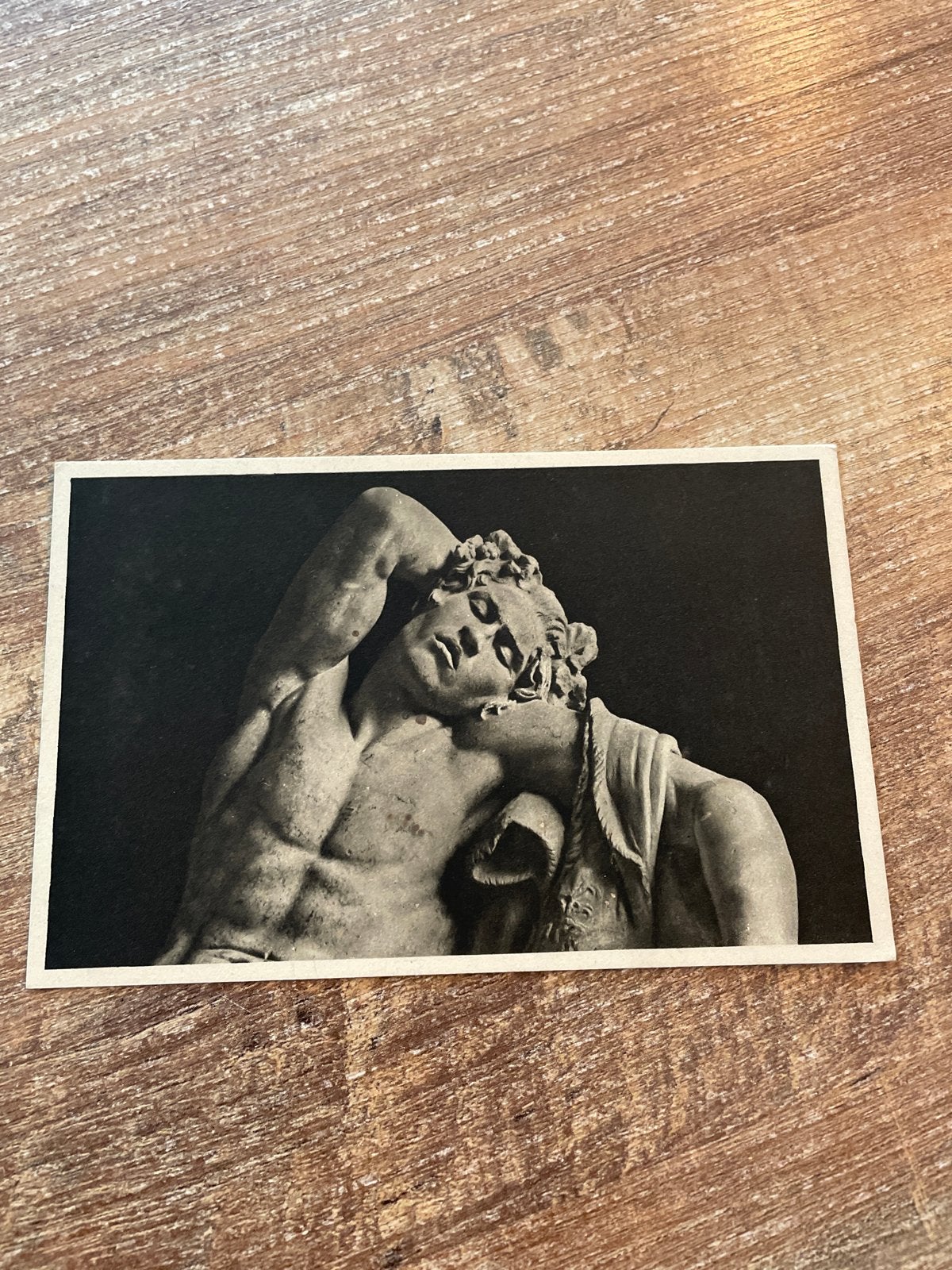 Oude ansichtkaart: Slapende Satyr, P.A. Ackermann Kunstverla, Ophalen of Verzenden, Ongelopen, Cultuur en Media