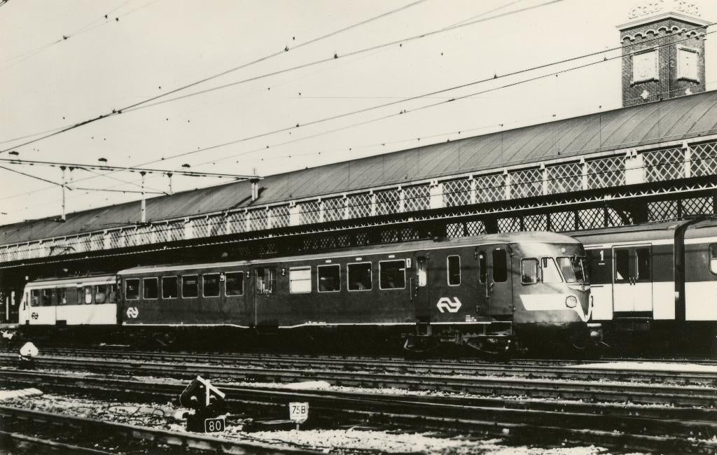 Fotokaart Nijmegen Centraal Station Trein DE1 (Serie 21-50), Verzenden, 1940 tot 1960, Ongelopen, Gelderland