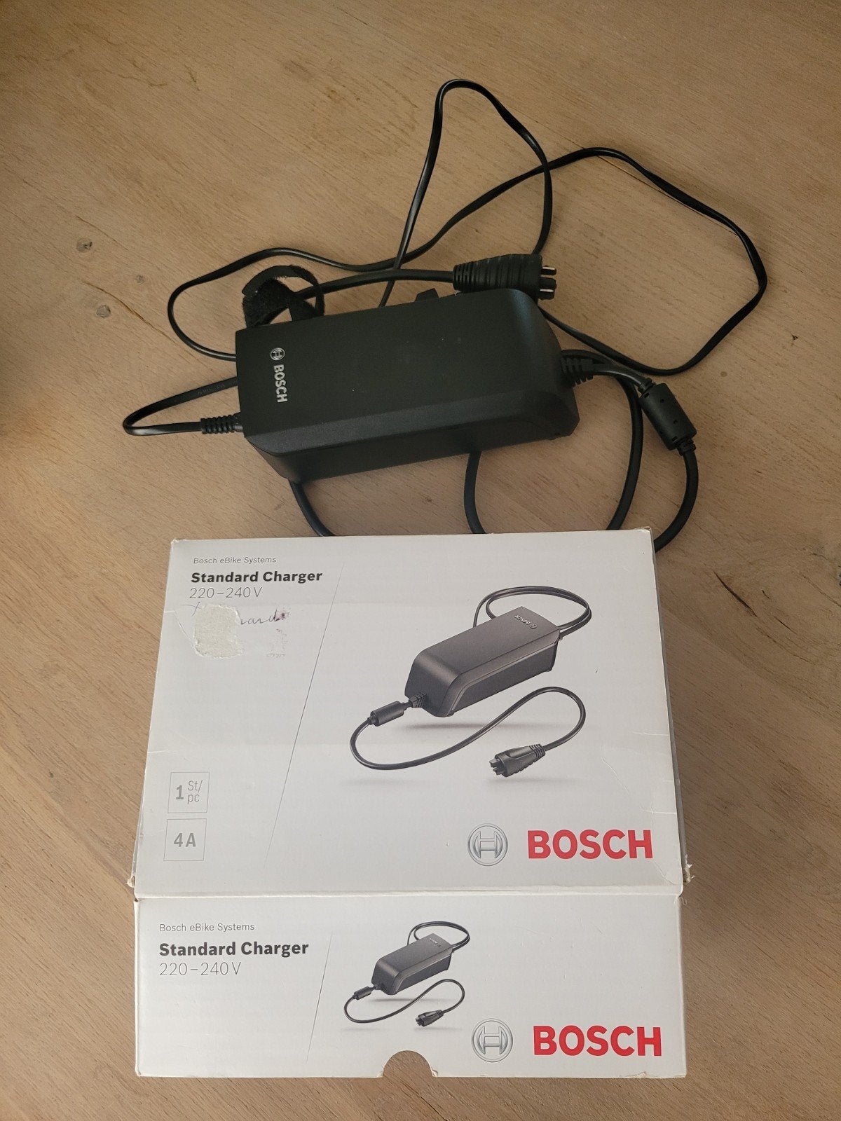 Bosch Standard Charger 220-240V voor e-bike, Ophalen of Verzenden, Zo goed als nieuw