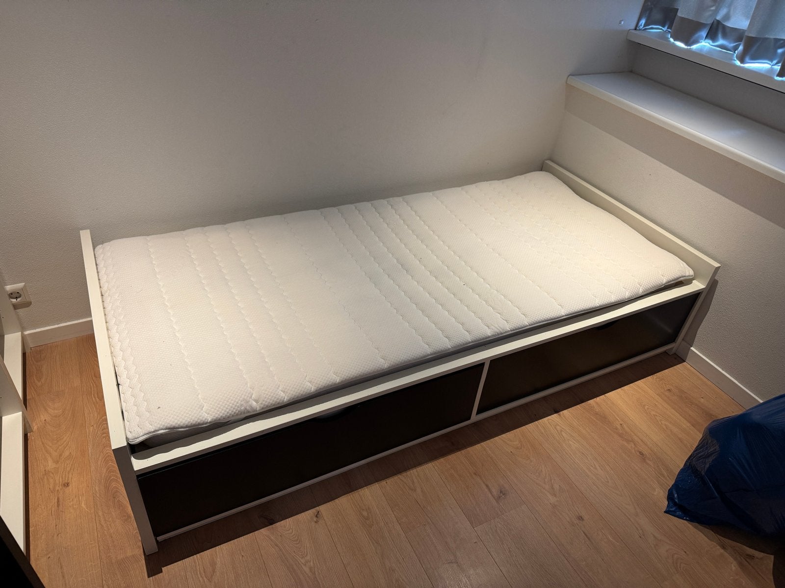 Ikea bed met lades, matras en topper, Ophalen, Gebruikt, 90 cm, Eenpersoons