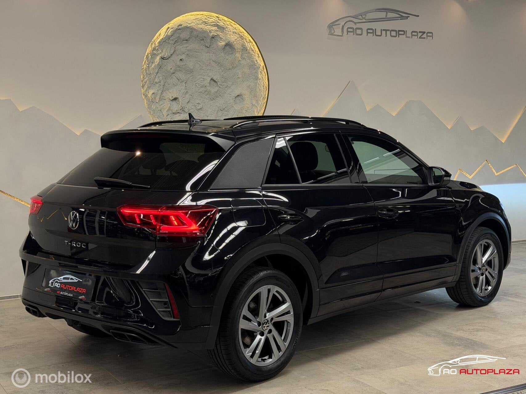 Volkswagen T-Roc 1.5 TSI 3x R-Line Panorama/Keyless/Black St, Auto's, Volkswagen, 1258 kg, 1498 cc, Zwart, 4 cilinders