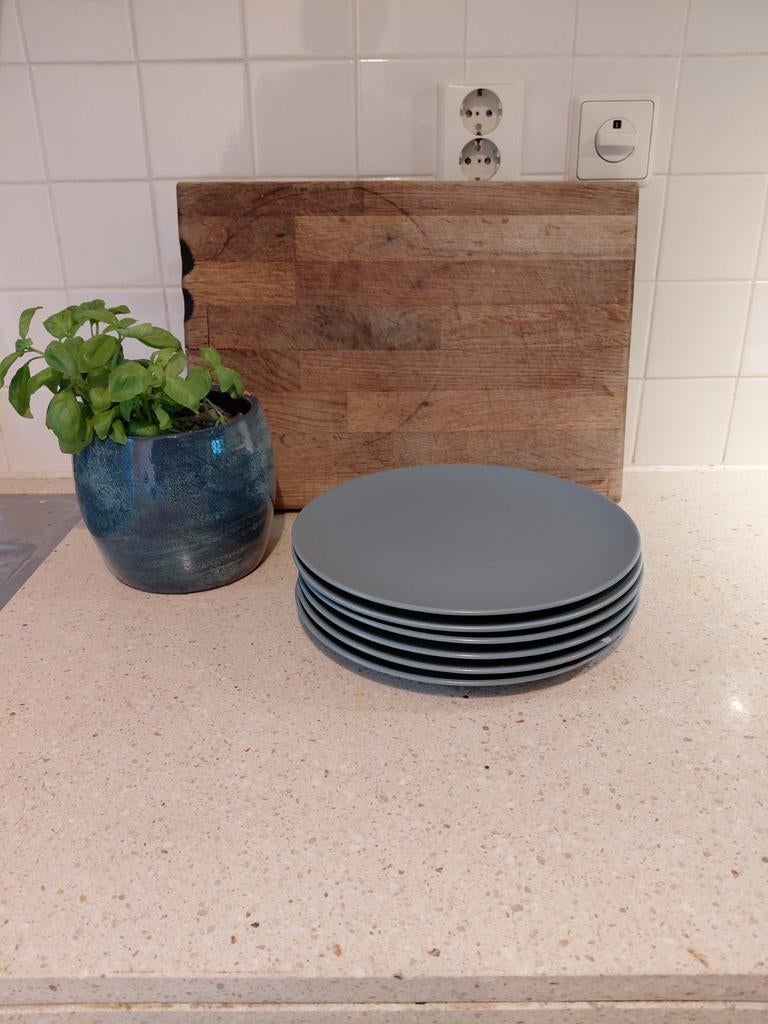 IKEA Dinera Borden - Grijs (6 stuks), Huis en Inrichting, Gebruikt, Ophalen of Verzenden, Bord(en), Effen