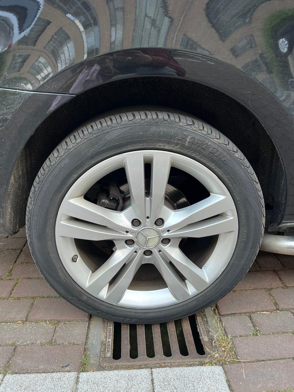 Mercedes sportvelgen met banden set 245 45 19, Auto diversen, Wieldoppen, Ophalen of Verzenden, Gebruikt