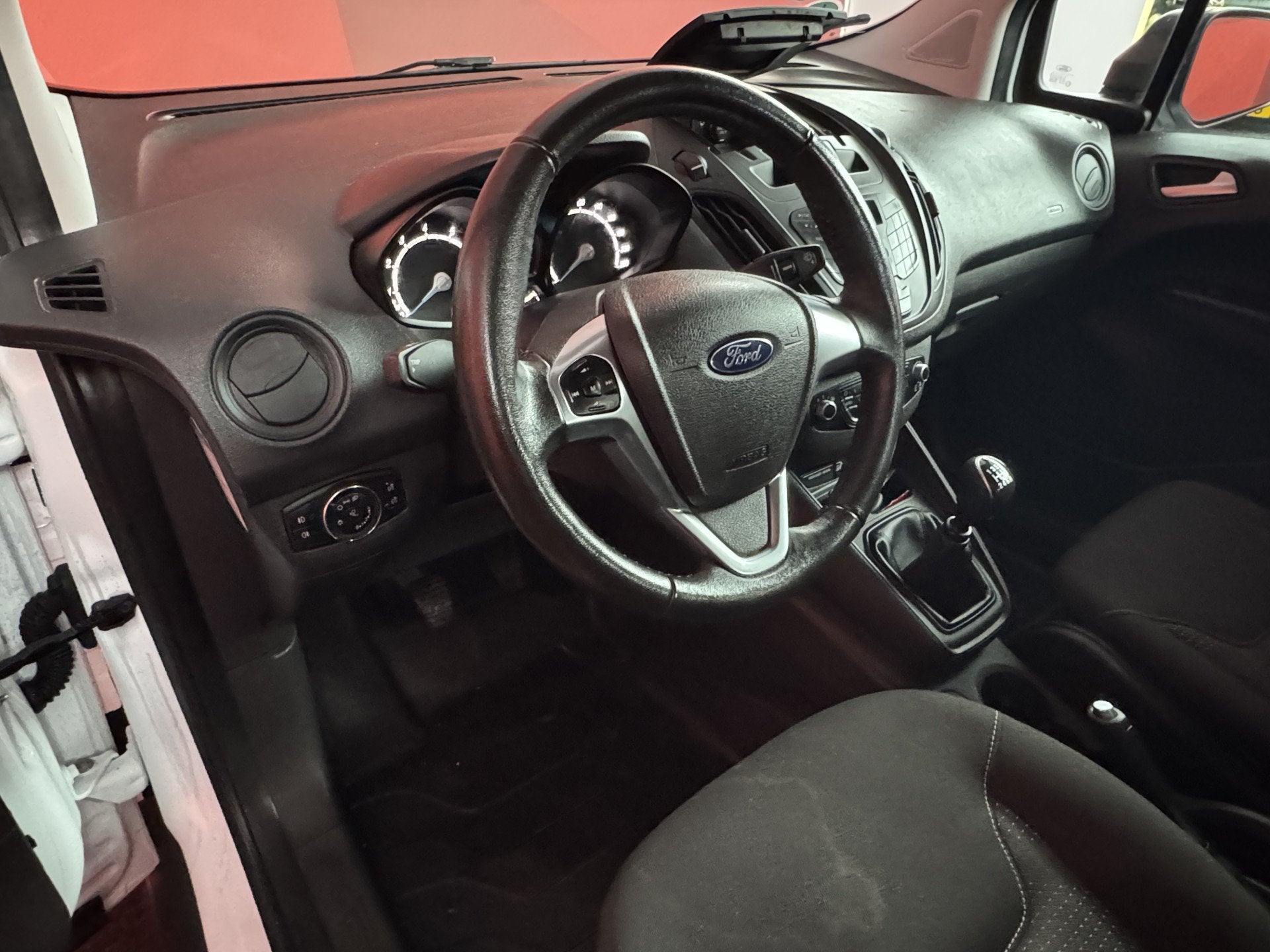 Ford Transit Courier 1.0 Trend, Voorwielaandrijving, Gebruikt, Wit, Bedrijf