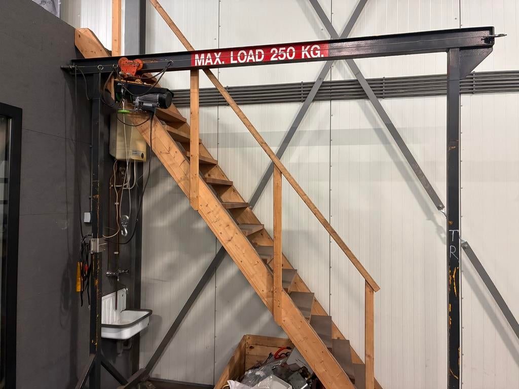Portaal kraantje 250kg, Ophalen, Zo goed als nieuw, Overige typen, Minder dan 2 meter
