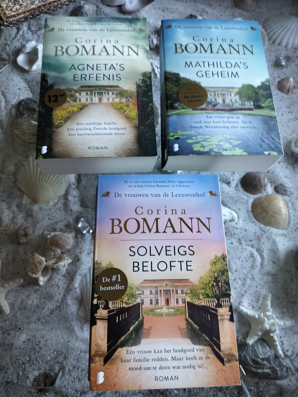 Corina Bomann - De vrouwen van Leeuwenhof trilogie, Boeken, Ophalen of Verzenden, Gelezen, Corina Bomann