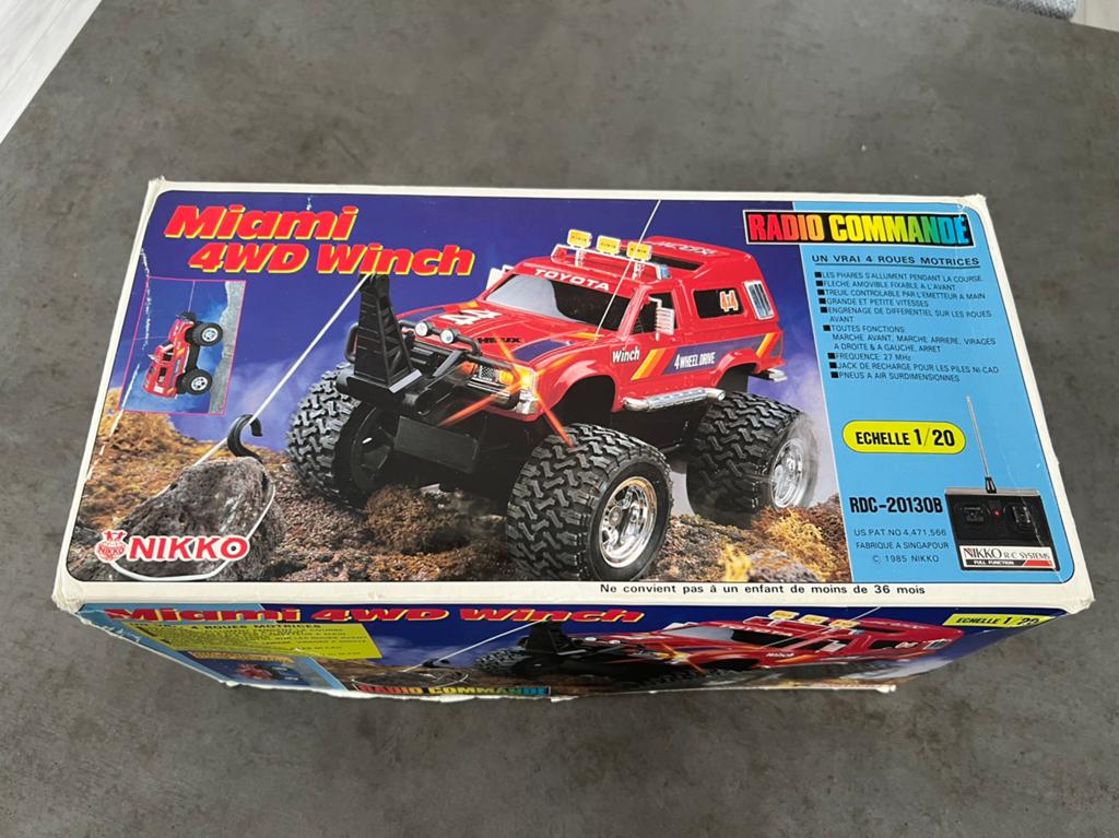 Vintage Nikko Toyota Hilux Miami 4wd Winch auto, Elektro, Auto offroad, Ophalen of Verzenden, Zo goed als nieuw