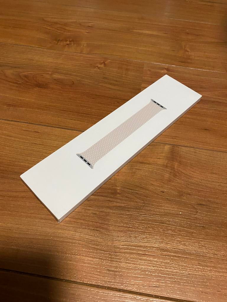 Apple Braided Solo Loop Starlight Maat 1 - 41mm - Nieuw, Ophalen of Verzenden, Nieuw, Bandje
