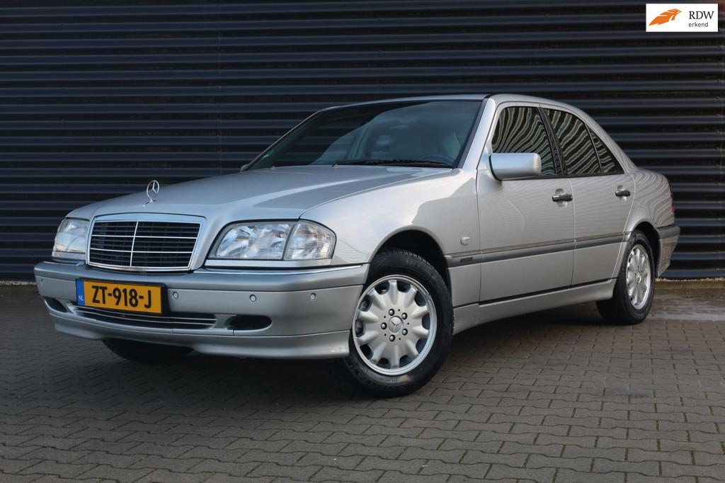 Mercedes-Benz C-klasse 240 ELEGANCE / ELEKTRISCHE RAMEN / AI, 1345 kg, Stof, Gebruikt, Bedrijf