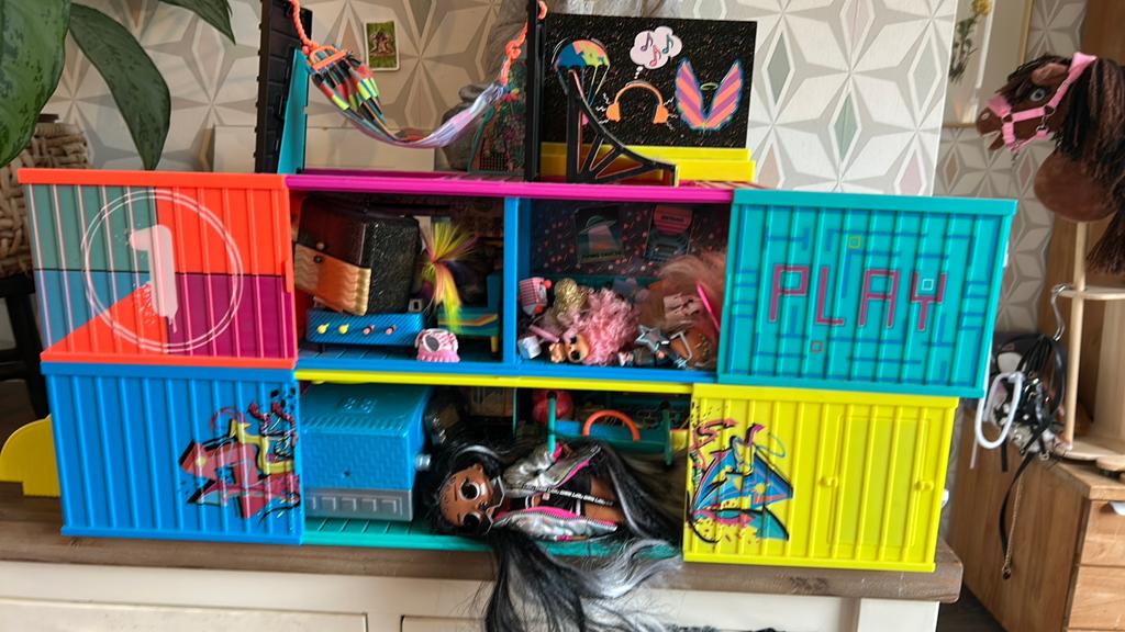 LOL huis barstensvol LOL poppen en accessoires, Ophalen of Verzenden, Gebruikt, Overige typen