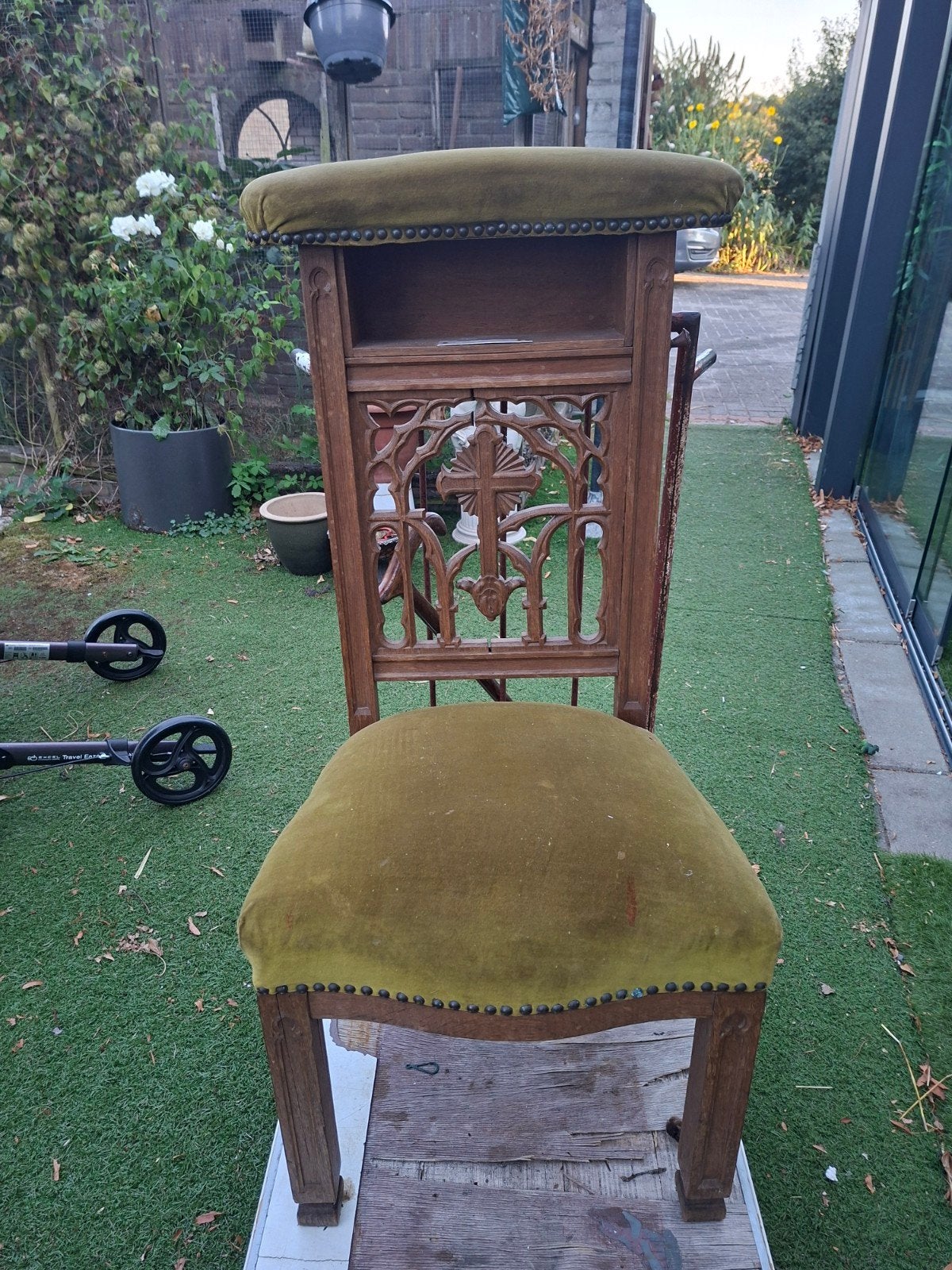 Antieke bidstoel met fluwelen bekleding, Antiek en Kunst, Ophalen