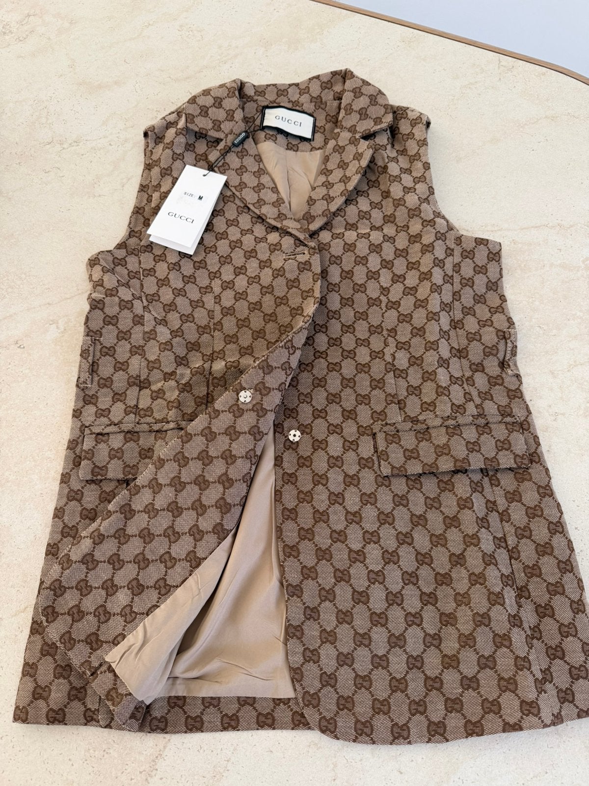 Gucci Bodywarmer - Nieuw met labels, Kleding | Dames, Bodywarmers, Ophalen of Verzenden, Nieuw, Maat 38/40 (M), Bruin