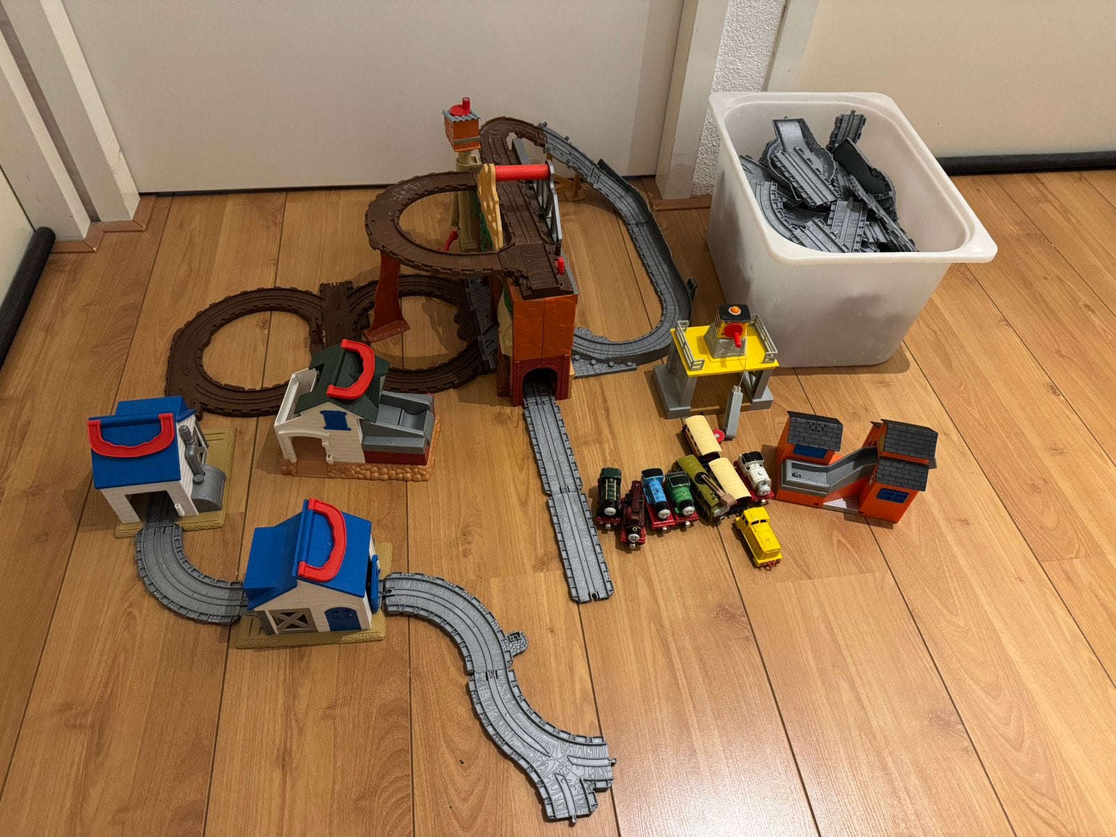 Heeeeel veel thomas de trein banen en toebehoren, Ophalen, Zo goed als nieuw